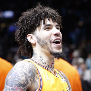 欧洲杯数据中心-Lowe：黄蜂会进附加赛 他们连着打出1/3赛季好球了是真正的好球队