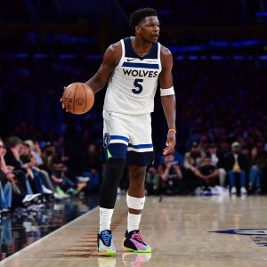 欧洲杯直播下载-场均29.7分5.1板！明天森林狼战雷霆 爱德华兹因右膝酸痛出战成疑